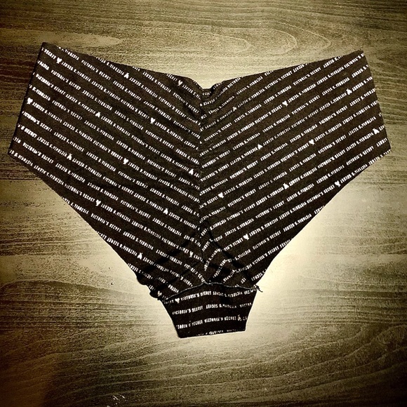 🦚2/$12- Victoria’s Secret Black No Show Panties- Size XL- NWOT - Picture 2 of 3